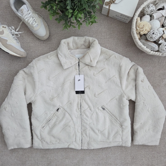 Nike Jackets & Blazers - Nike Women's Sportswear Essentials Printed Plush Faux Fur Jacket Size Large